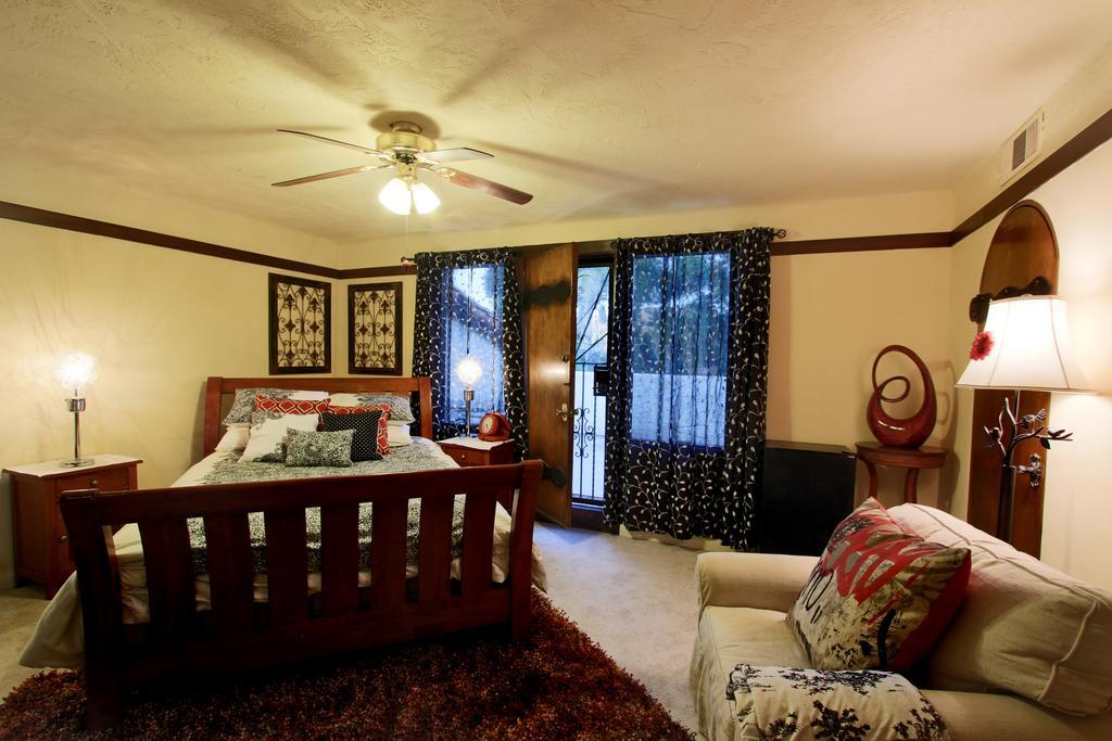 Vineyard Hacienda Hotel Spring Valley  Exterior foto
